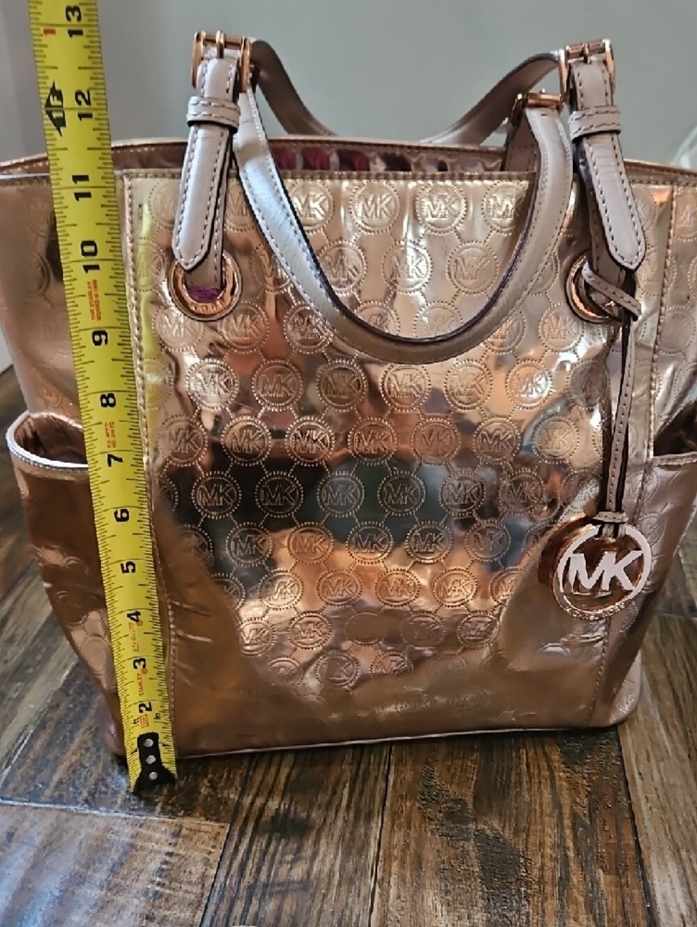 Michael Kors Metallic Rose Gold Tote with Matching Wallet - Picture 13 of 16